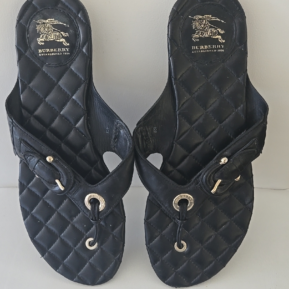 Burberry Black Quilted Sandals with Open Back